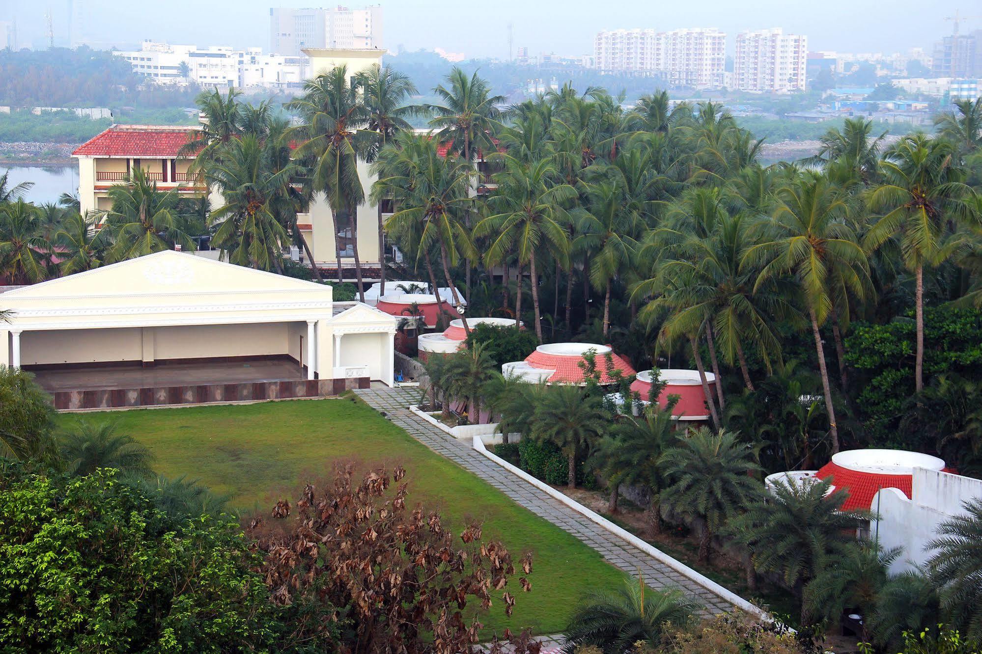 Green Coconut Resort Ченнаї Екстер'єр фото